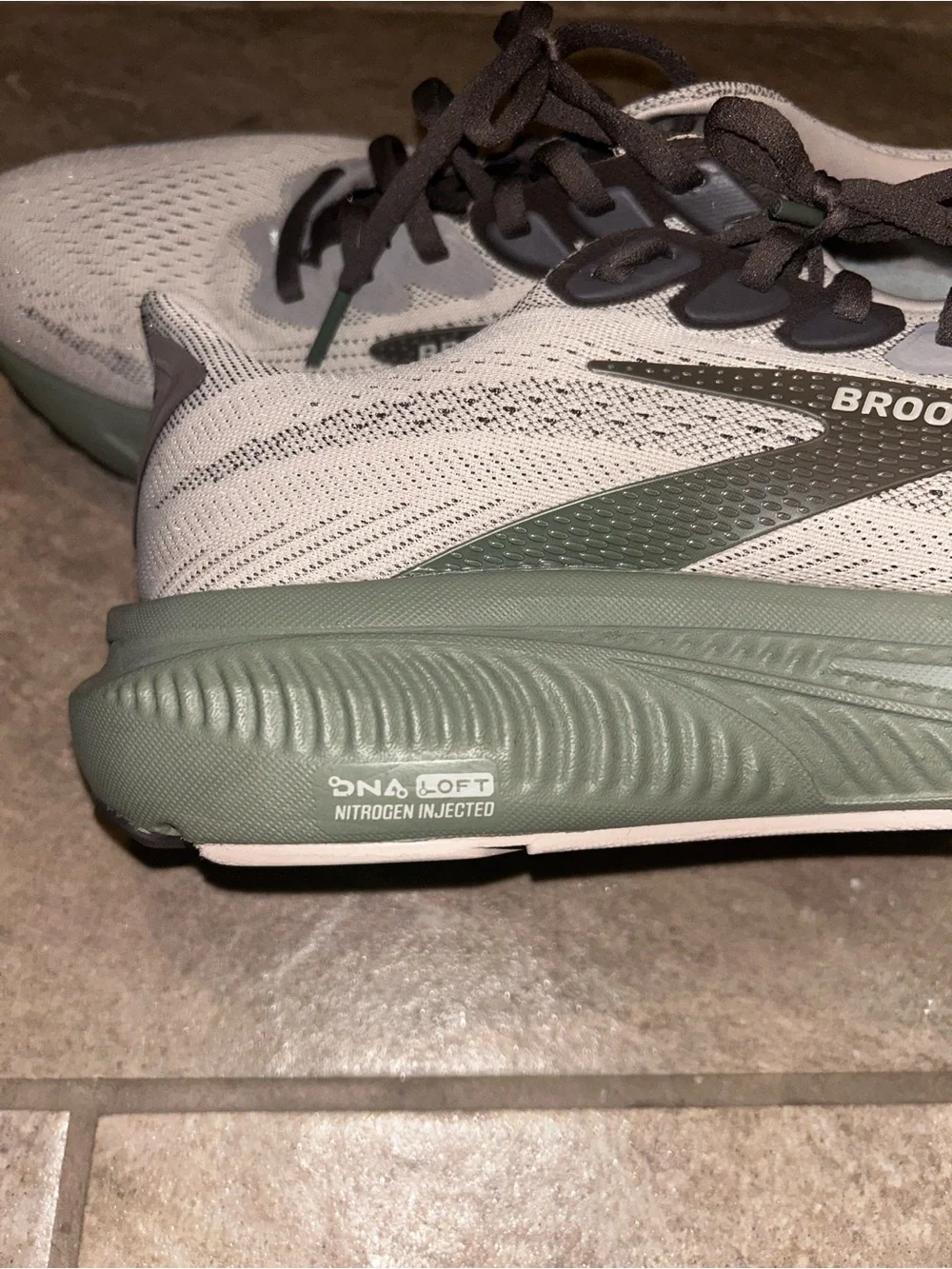 Brooks Men’s Ghost 17 Neutral Running Shoe